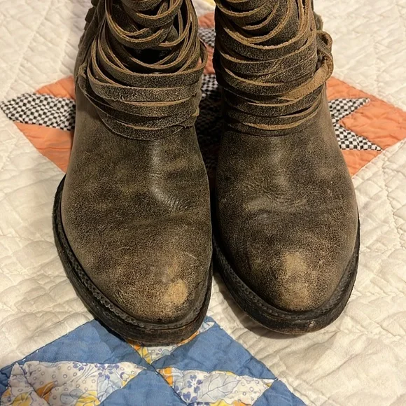 Matisse Distressed Layered Leather Fringe Festival Cowboy Booties - Picture 5 of 12